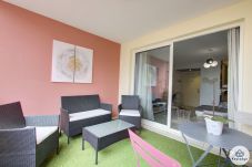 Apartment in Saint Denis - Evid8nce***