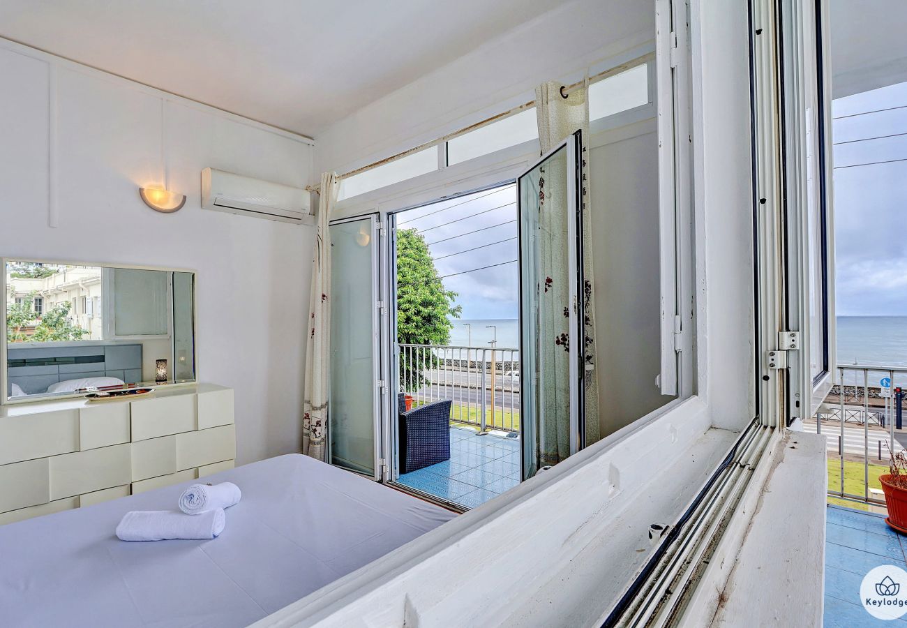 Apartment in Saint Denis - Baraview*** – T3 with sea view – Saint-Denis city center